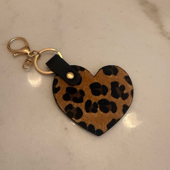 Accessories - Leopard Print Heart Keychain